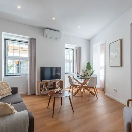 Perfect For Great Food And Long Walks! * Lisboa